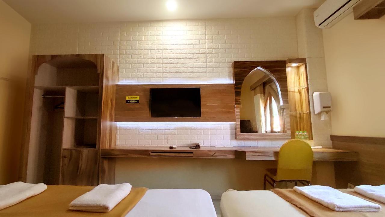 Hotel Syariah Larismanis Semarang Luaran gambar