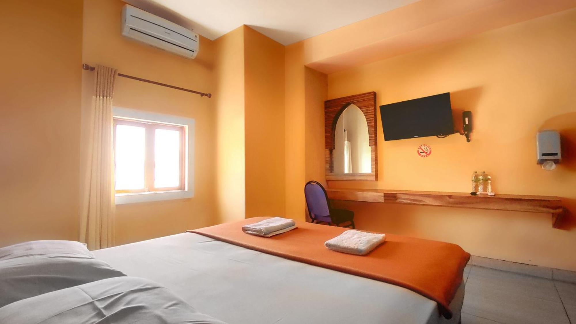 Hotel Syariah Larismanis Semarang Luaran gambar